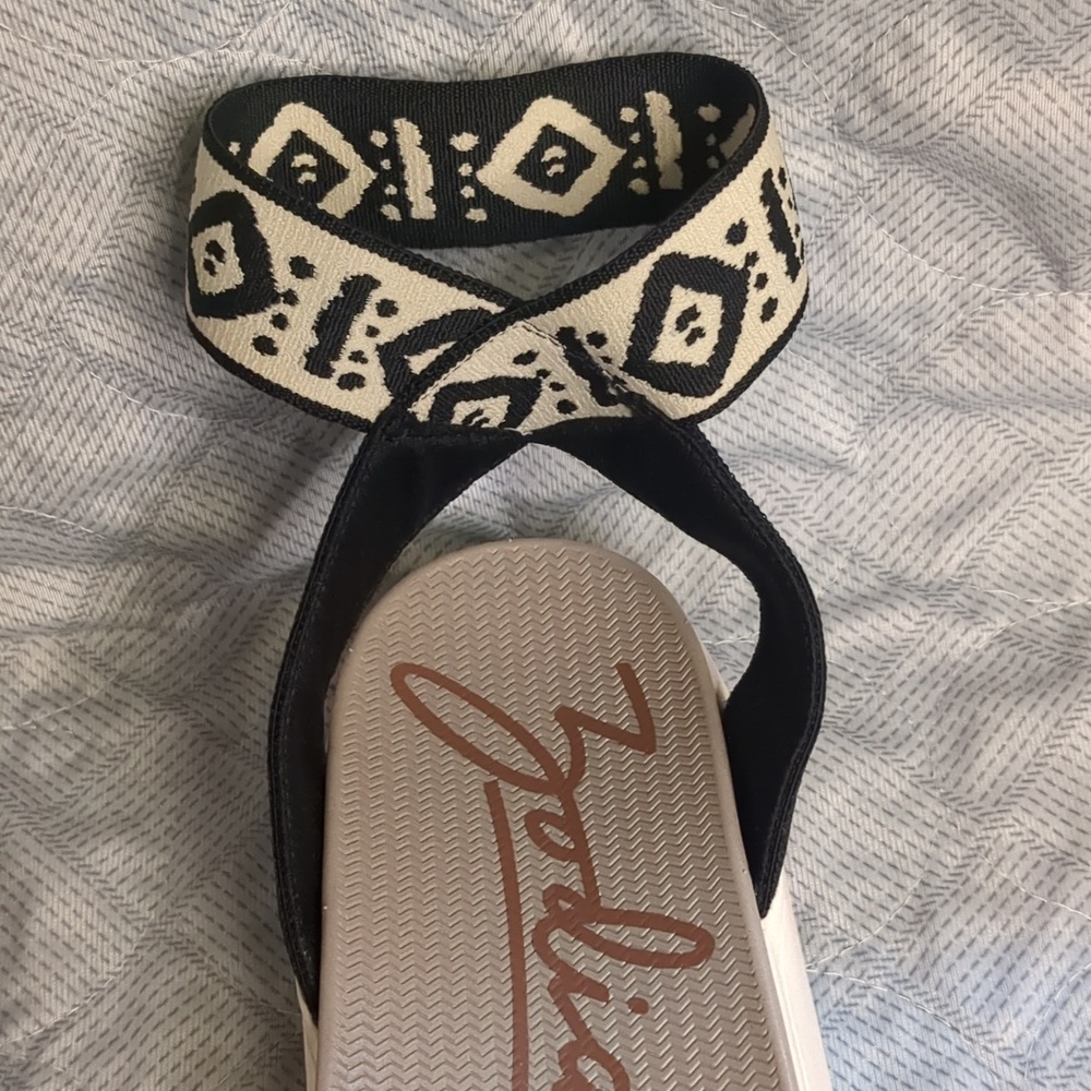 Nordstrom Black and Cream Strap Sandals with Patterned Ankle Band - Picture 11 of 16